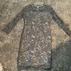 Medium lace dress